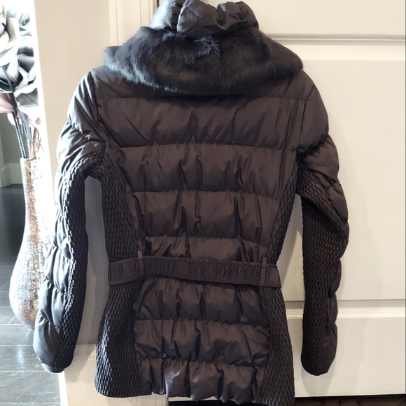 Rabbit fur collar waterfowl feather puffer- removable collar/belt by Via Spiga - Picture 5 of 16